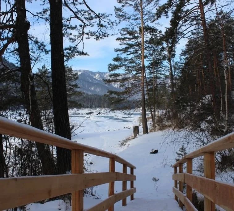 Голубое озеро