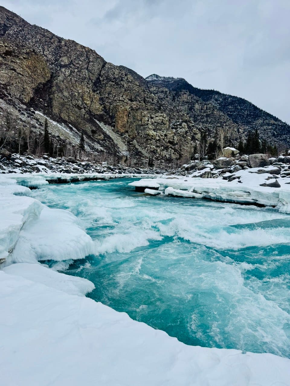Голубое озеро