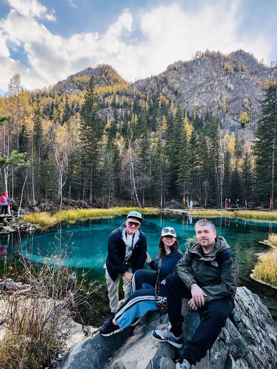 Голубое озеро