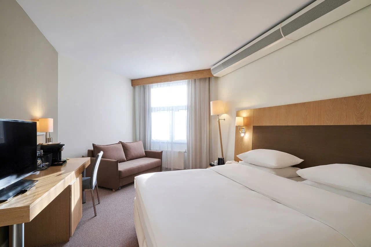 Отель Cosmos 4*