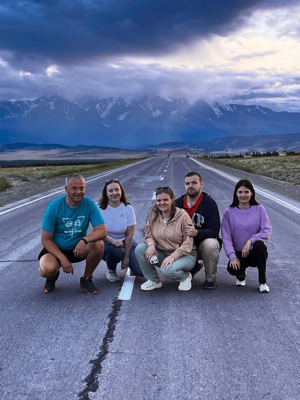 Дорога, уходящая в горы