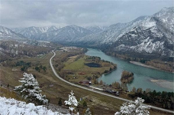 Голубое озеро